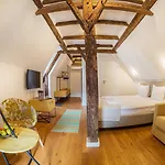 Rossmarkt Haus Pensjonat 3*
