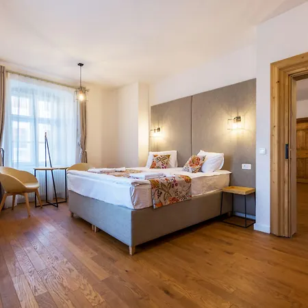 Rossmarkt Haus 3* Brassó