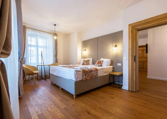 Rossmarkt Haus 3* Braşov